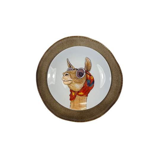 Plato porcelana llama sobre plato arena mate ceramica