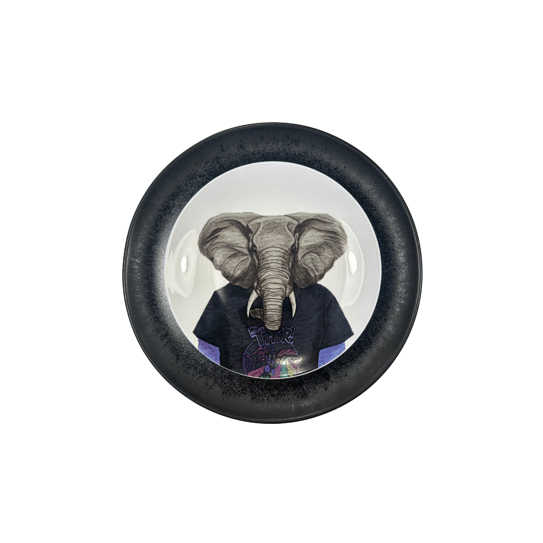 Plato porcelana elefante sobre plato negro antracita ceramica