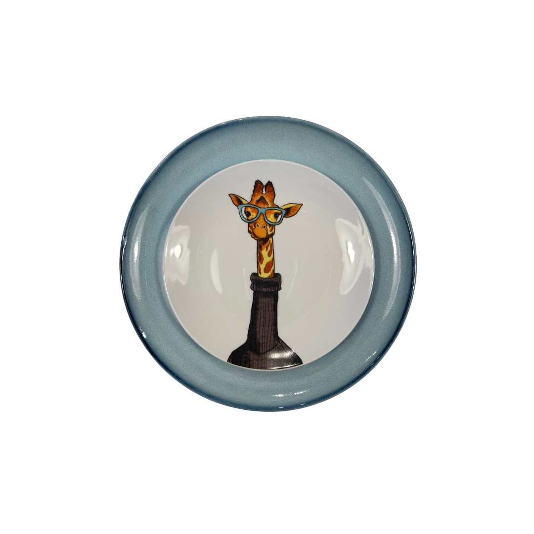 Plato porcelana jirafa sobre plato azul cielo ceramica